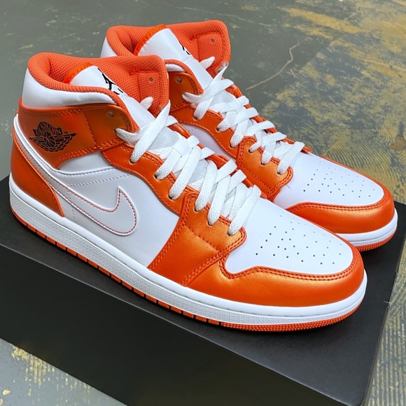 Nike Air Jordan 1 Mid Electro Orange DM3531-800 10 Patent - Picture 3 of 10